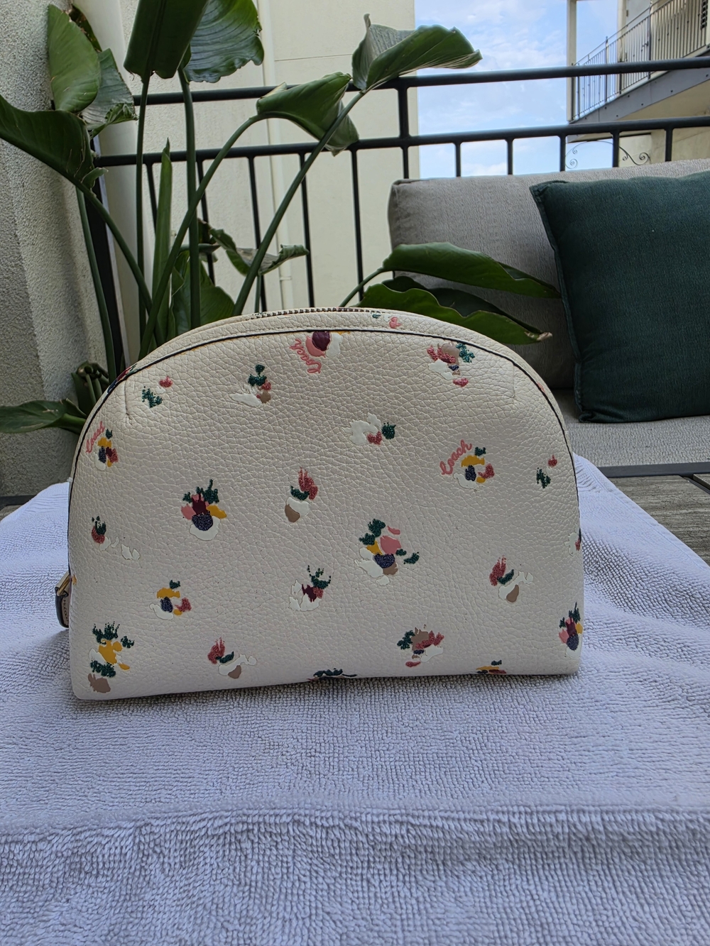 Coach Cosmetic Case - Picture 2 of 5